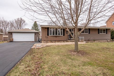 Tiny photo for 22171 W Pineview Drive, Antioch, IL 60002 (MLS # 12590527)