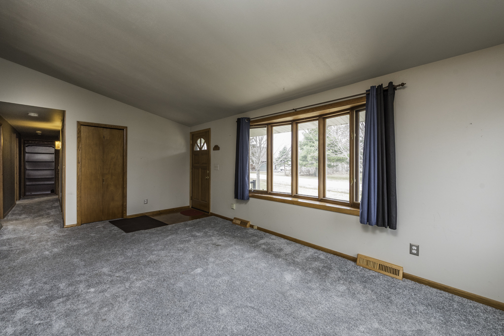 22171 W Pineview Drive