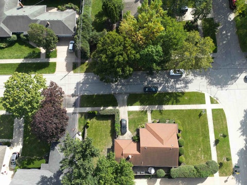 Tiny photo for 901 Park Plaine Avenue, Park Ridge, IL 60068 (MLS # 12750103)