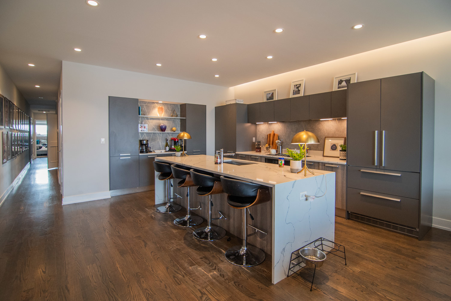 880 N Milwaukee Avenue 3S