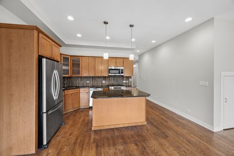 Tiny photo for 812 North Boulevard #201, Oak Park, IL 60302 (MLS # 12580017)