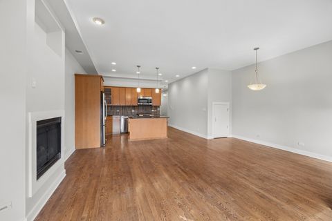 Tiny photo for 812 North Boulevard #201, Oak Park, IL 60302 (MLS # 12580017)
