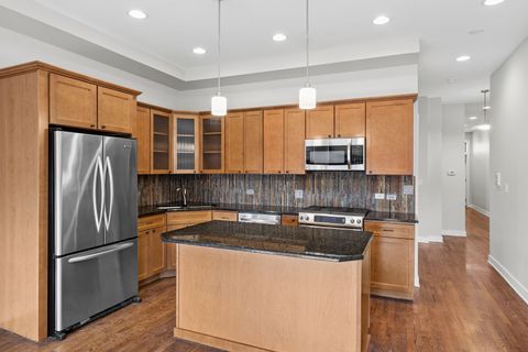 Tiny photo for 812 North Boulevard #201, Oak Park, IL 60302 (MLS # 12580017)