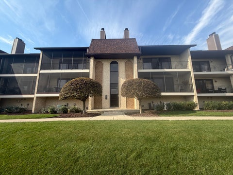 Photo of 15703 Deerfield Court #2N, Orland Park, IL 60462 (MLS # 12789967)