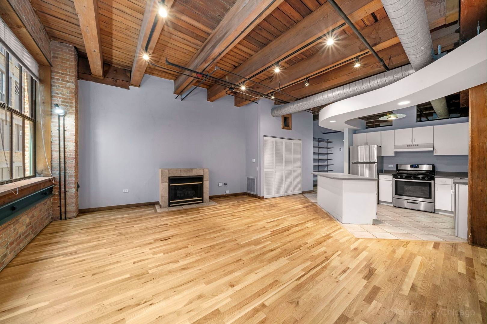 732 S Financial Place 611