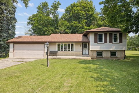 Photo of 4415 Yender Avenue, Lisle, IL 60532 (MLS # 12705103)