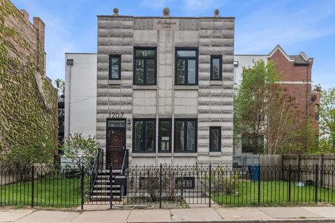 Photo of 1207 E 44th Place, Chicago, IL 60653 (MLS # 12627250)