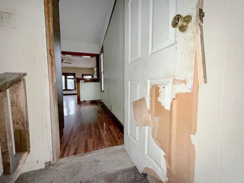 Tiny photo for 220 S 14TH Street, Murphysboro, IL 62966 (MLS # 100000105)