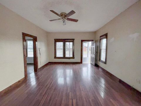 Tiny photo for 220 S 14TH Street, Murphysboro, IL 62966 (MLS # 100000105)