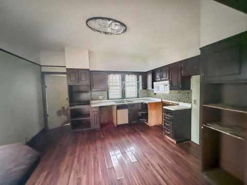 Tiny photo for 220 S 14TH Street, Murphysboro, IL 62966 (MLS # 100000105)