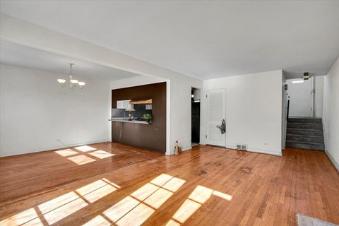 Tiny photo for 6735 N Lawndale Avenue, Lincolnwood, IL 60712 (MLS # 12568195)