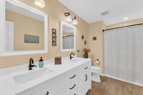 Tiny photo for 414 Bay Tree Circle, Vernon Hills, IL 60061 (MLS # 12554679)