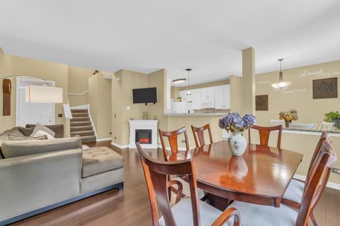 Tiny photo for 414 Bay Tree Circle, Vernon Hills, IL 60061 (MLS # 12554679)