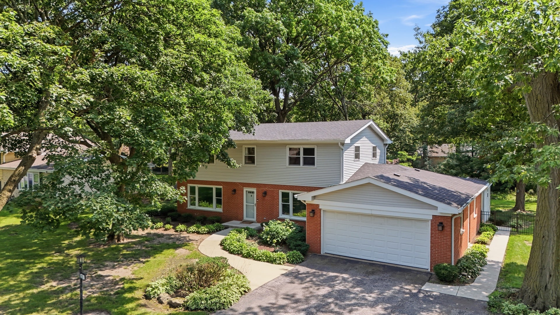 317 E Forest Lane
