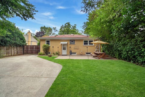Tiny photo for 531 Cambridge Road, Des Plaines, IL 60016 (MLS # 12740341)