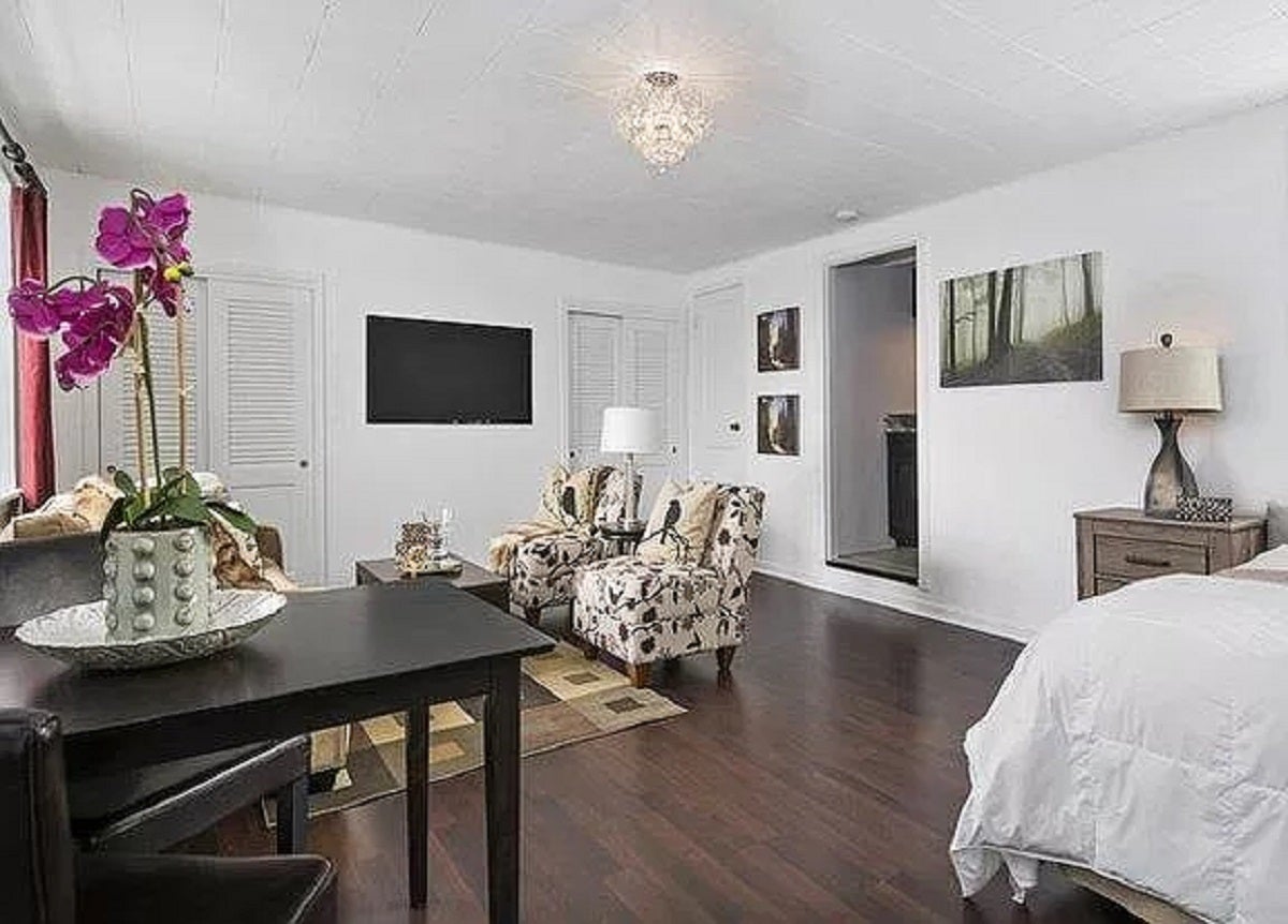200 W Menomonee Street 14
