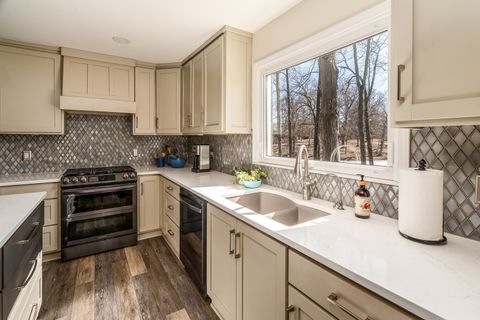 Tiny photo for 14700 N Allen Lane, Mt Vernon, IL 62864 (MLS # 12572591)