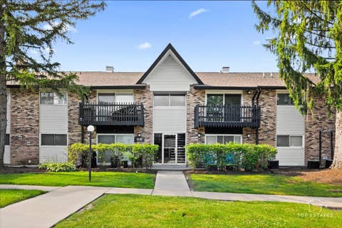 Photo of 11B Kingery Quarter Drive #107, Willowbrook, IL 60527 (MLS # 12731728)