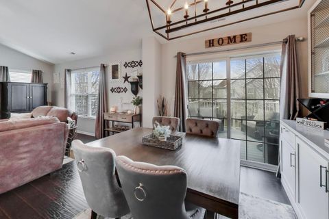 Tiny photo for 2325 Georgetown Circle, Aurora, IL 60503 (MLS # 12604366)