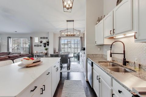 Tiny photo for 2325 Georgetown Circle, Aurora, IL 60503 (MLS # 12604366)