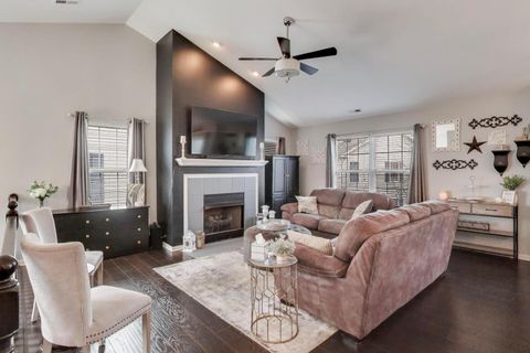 Tiny photo for 2325 Georgetown Circle, Aurora, IL 60503 (MLS # 12604366)