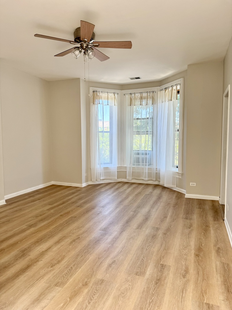 750 S Oakley Boulevard 3