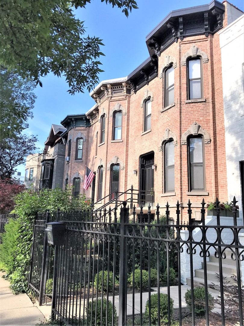 750 S Oakley Boulevard 3