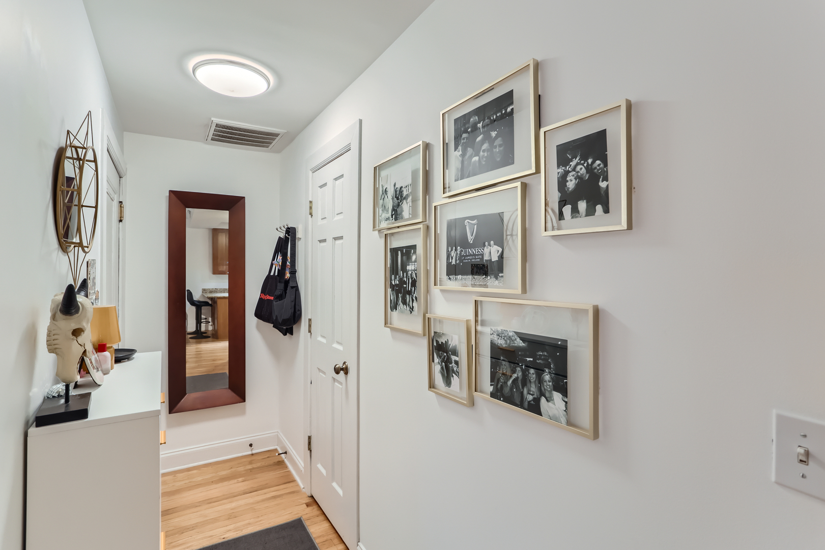 2243 N Lincoln Avenue 1B