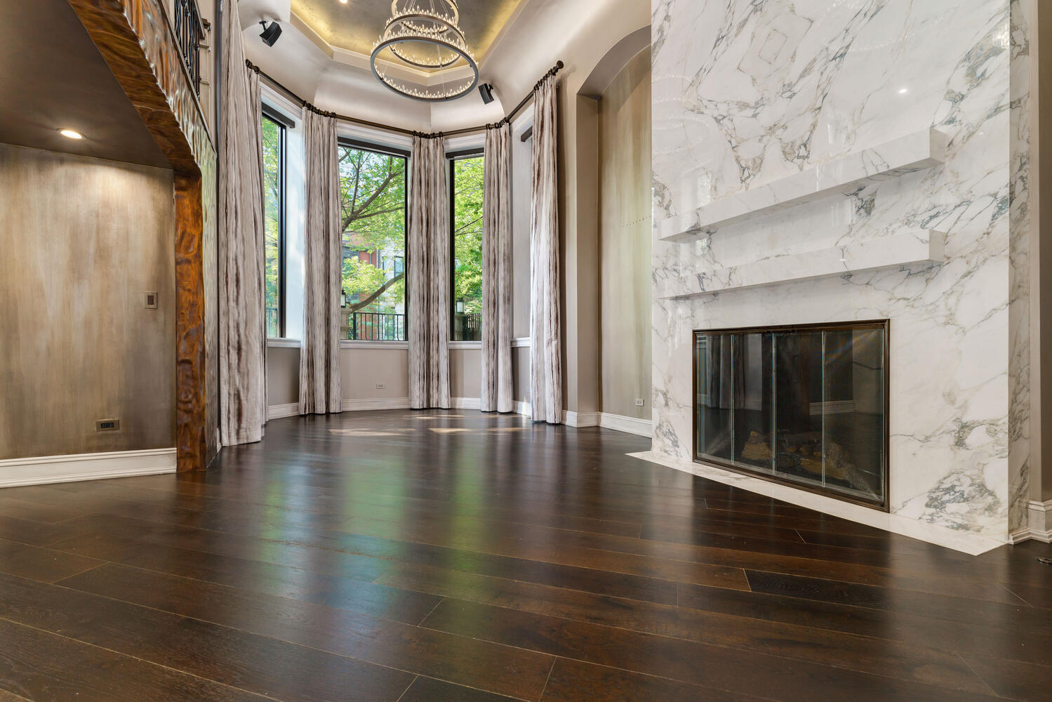 42 E ELM Street 1