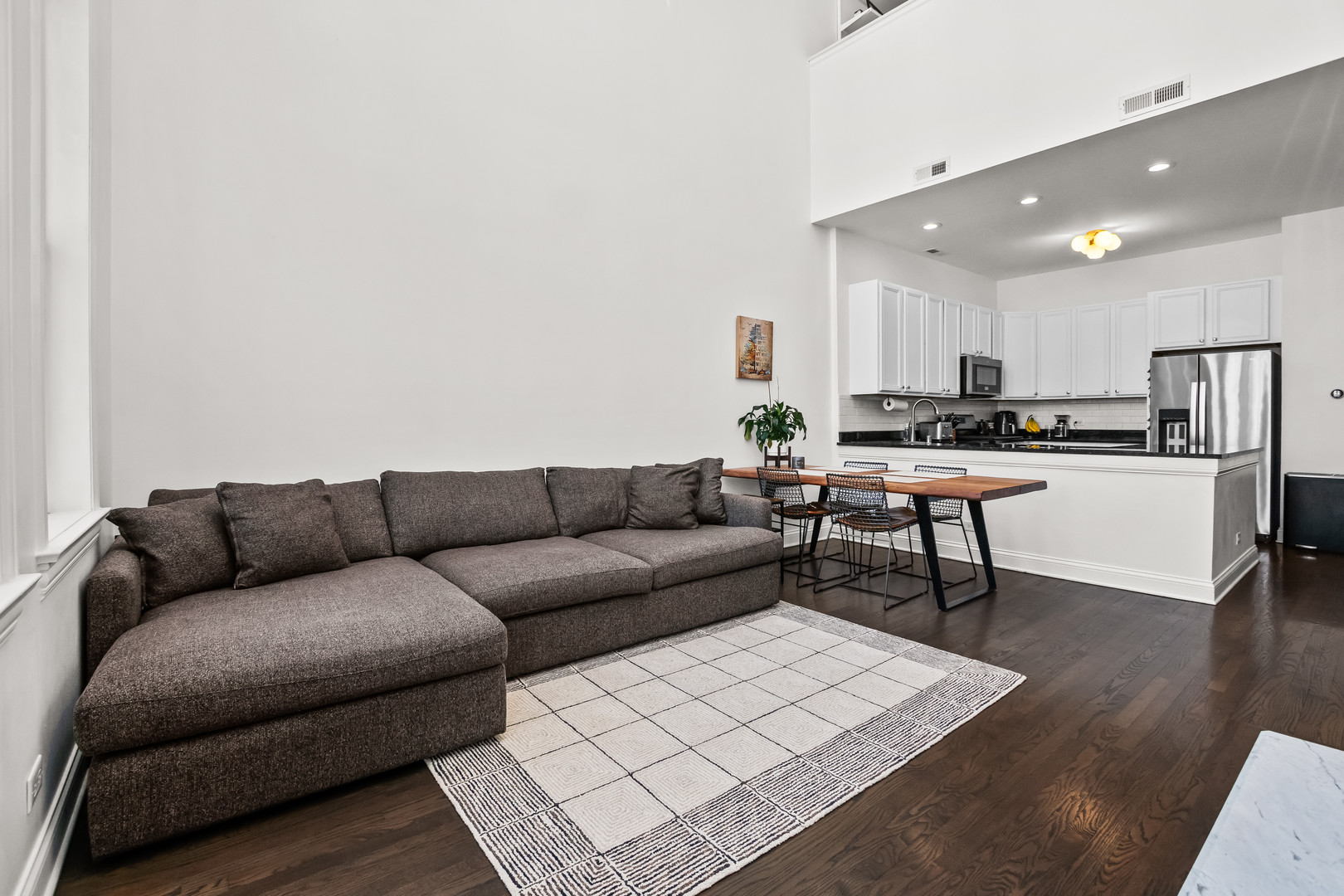 1507 W Diversey Parkway B