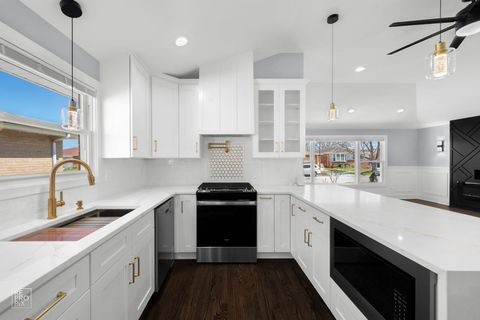 Tiny photo for 7954 S Kedvale Avenue, Chicago, IL 60652 (MLS # 12616584)