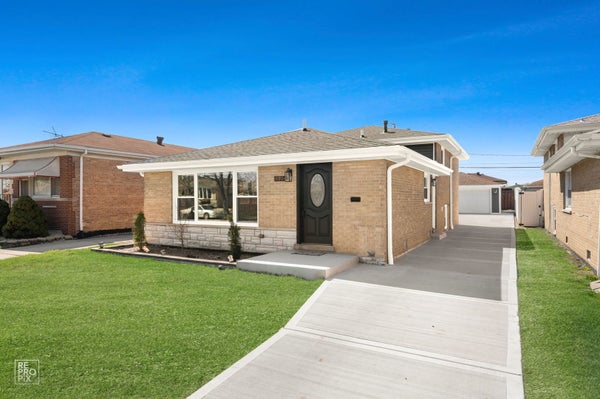 7954 S KEDVALE AVE, CHICAGO, IL 60652 - Image f8b441b35b6fa6a5e752bd69f596e1b7/3411844087