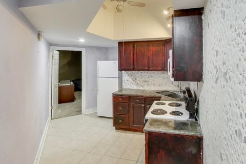 Tiny photo for 725 W Sheridan Road #10E, Chicago, IL 60613 (MLS # 12516752)