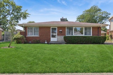 Photo of 7311 Lake Street, Morton Grove, IL 60053 (MLS # 12727218)