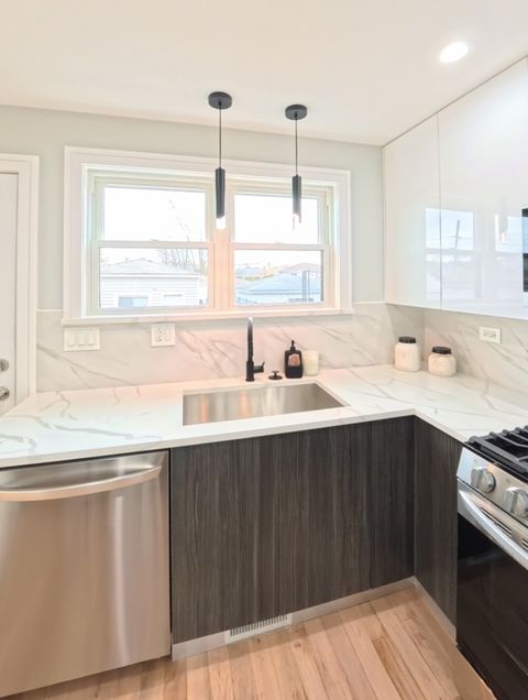 Tiny photo for 3929 N Oleander Avenue, Chicago, IL 60634 (MLS # 12607120)