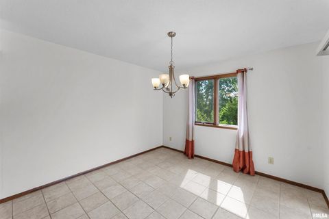 Tiny photo for 3075 WILLOWWOOD Drive, Bettendorf, IA 52722 (MLS # QC4266699)