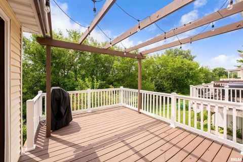 Tiny photo for 3075 WILLOWWOOD Drive, Bettendorf, IA 52722 (MLS # QC4266699)