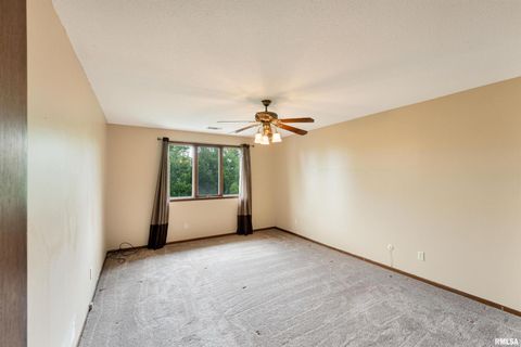 Tiny photo for 3075 WILLOWWOOD Drive, Bettendorf, IA 52722 (MLS # QC4266699)