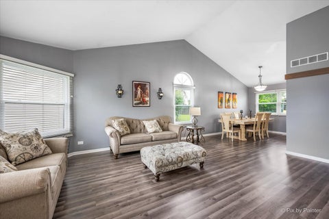 Tiny photo for 1314 Aspen Court, Elgin, IL 60120 (MLS # 12689557)