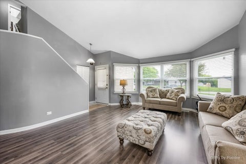 Tiny photo for 1314 Aspen Court, Elgin, IL 60120 (MLS # 12689557)