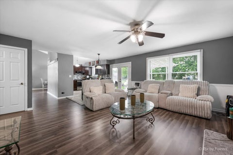 Tiny photo for 1314 Aspen Court, Elgin, IL 60120 (MLS # 12689557)