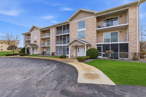 Tiny photo for 16032 Crystal Creek Drive #1A, Orland Park, IL 60462 (MLS # 12597232)