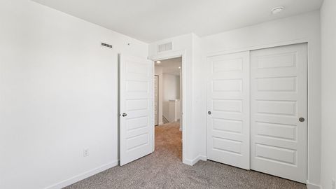 Tiny photo for 551 Yosemite Way, Mundelein, IL 60060 (MLS # 12561562)