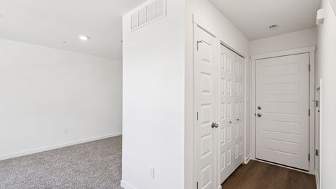 Tiny photo for 551 Yosemite Way, Mundelein, IL 60060 (MLS # 12561562)