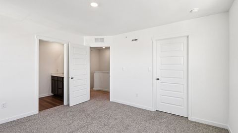 Tiny photo for 551 Yosemite Way, Mundelein, IL 60060 (MLS # 12561562)