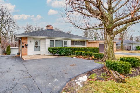 1595 N Mckinley Road 1 Lake Forest IL 60045