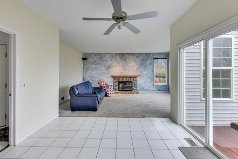 Tiny photo for 697 Providence Lane, Lindenhurst, IL 60046 (MLS # 12598455)