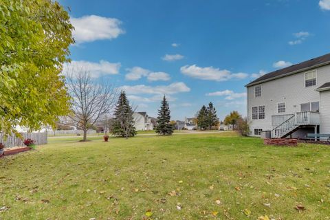 Tiny photo for 697 Providence Lane, Lindenhurst, IL 60046 (MLS # 12598455)