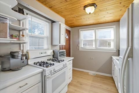 Tiny photo for 454 N Cedar Avenue, Wood Dale, IL 60191 (MLS # 12506544)