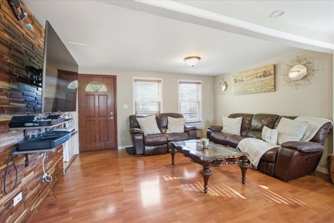 Tiny photo for 454 N Cedar Avenue, Wood Dale, IL 60191 (MLS # 12506544)